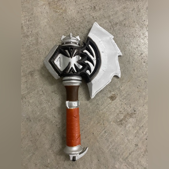 World of WarCraft Durotan 18 in ActionFigure W Axe